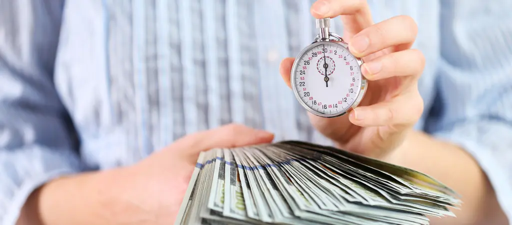 Órabér alakulása Magyarországon, munkaidő és kereset összefüggése